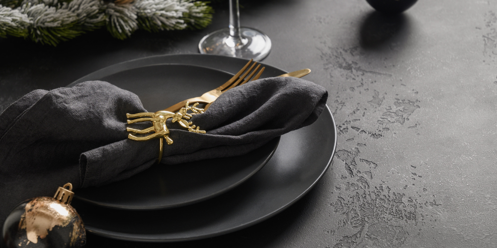 Plant Perfect-Bismarck-North Dakota-Style the Perfect Holiday Tabletop-metallic accents